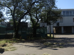 旧板橋区立向原中学校