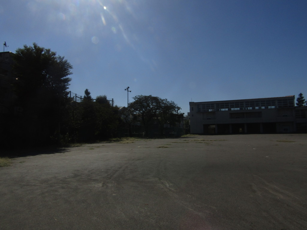 旧板橋区立向原中学校