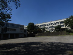 旧板橋区立向原中学校