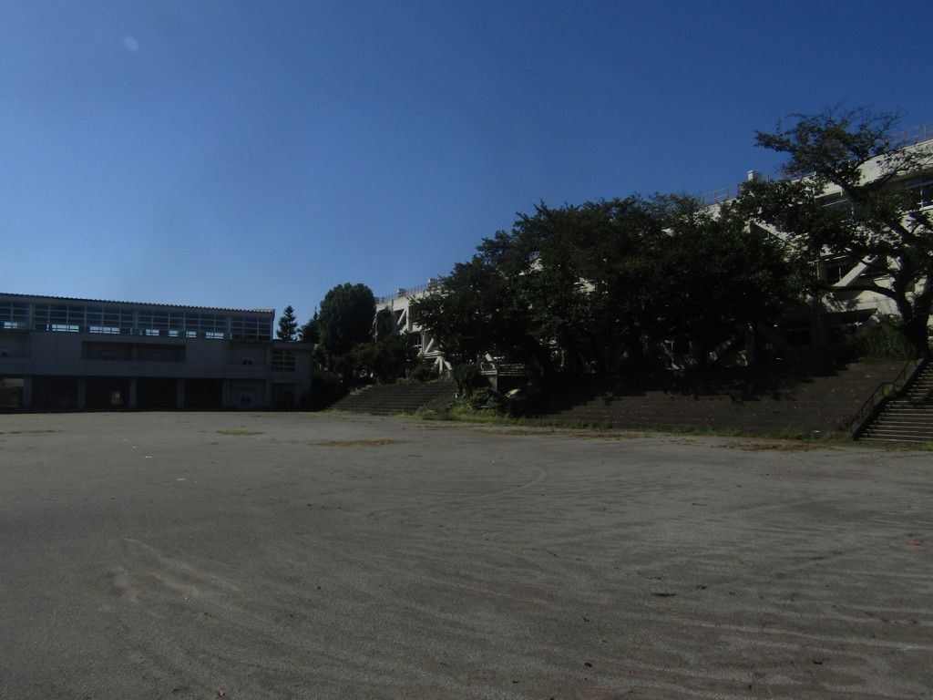 旧板橋区立向原中学校