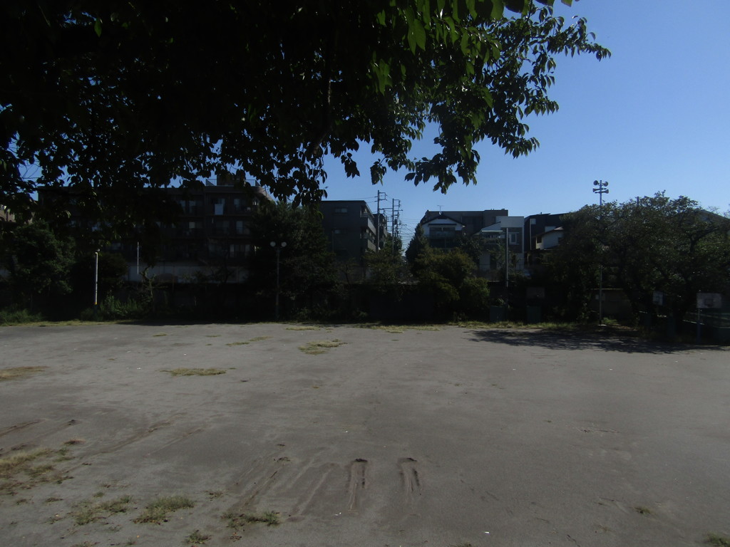 旧板橋区立向原中学校