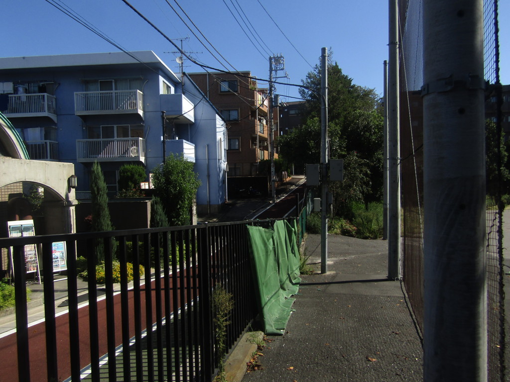 旧板橋区立向原中学校