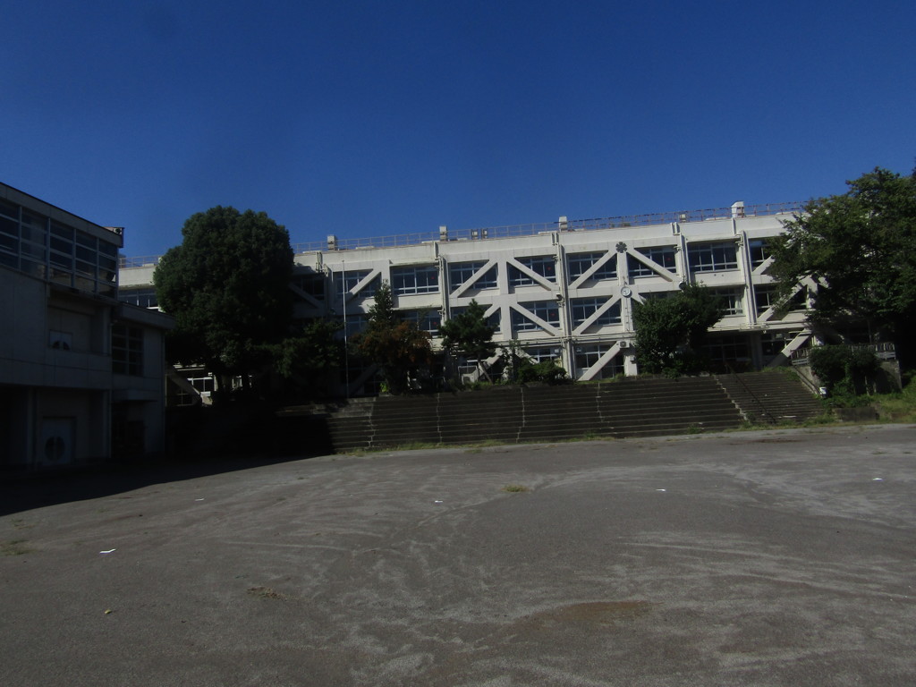 旧板橋区立向原中学校