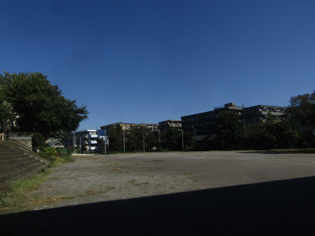 旧板橋区立向原中学校