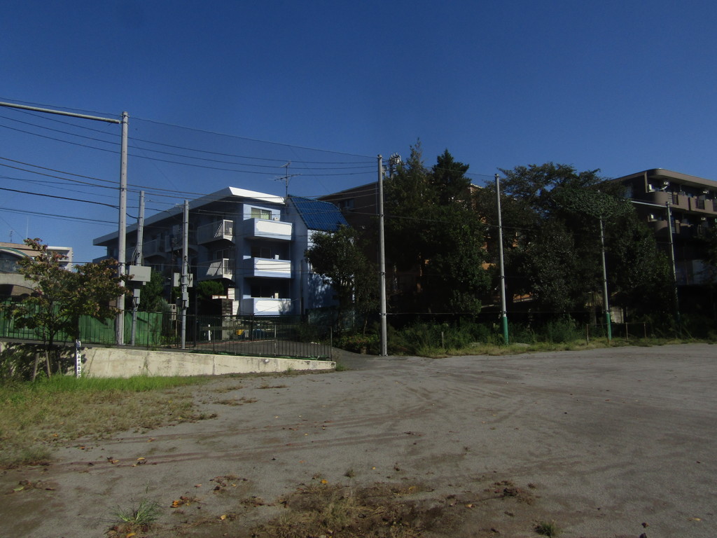 旧板橋区立向原中学校