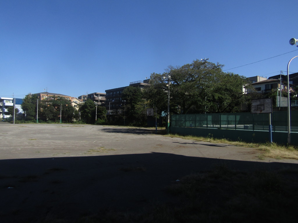 旧板橋区立向原中学校