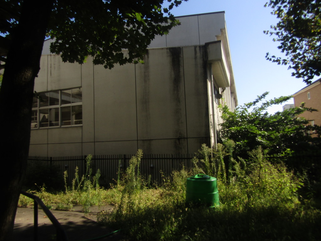 旧板橋区立向原中学校