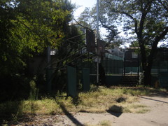 旧板橋区立向原中学校