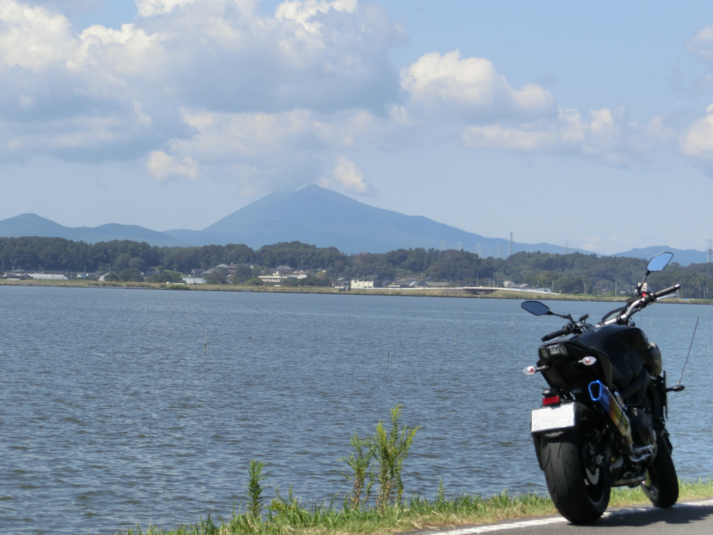 霞ヶ浦　筑波山　ＭＴ－０９後ろから