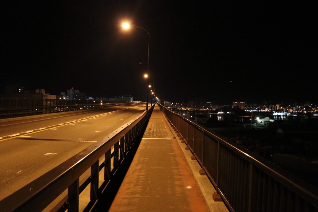 ひとりぼっちのトモエ大橋