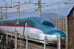 東北新幹線福島トンネル付近〈E5系〉