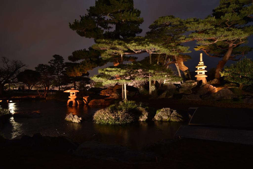 夜の和風「兼六園」