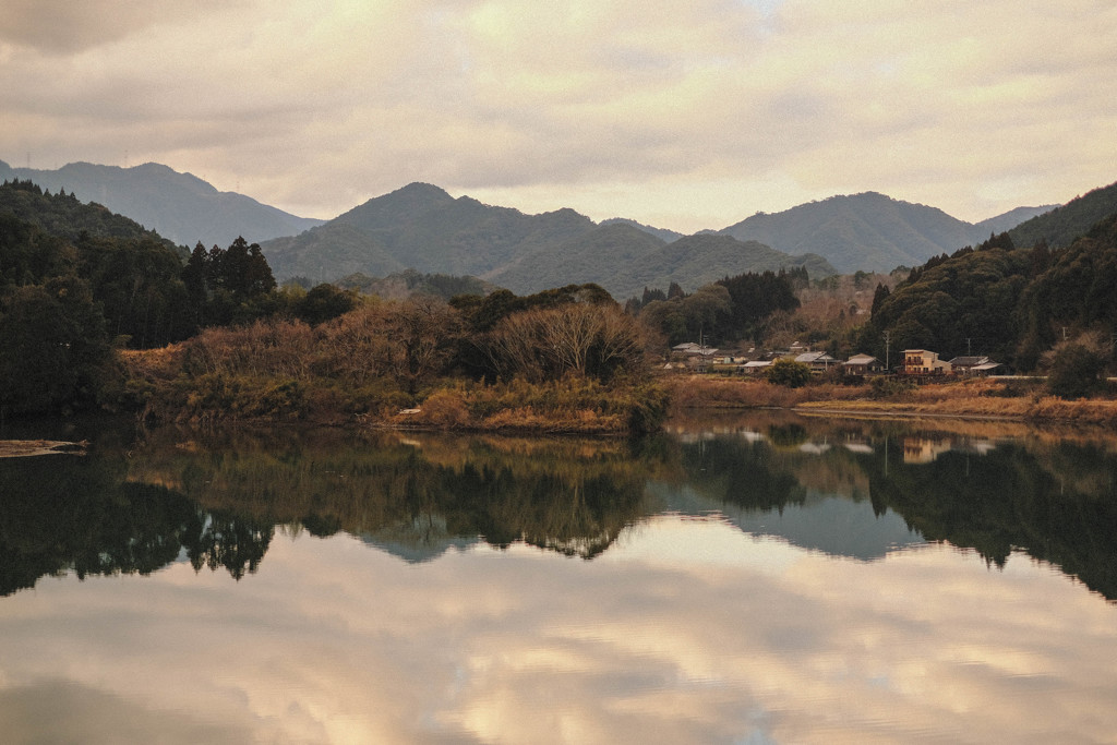 静けき河川ダム