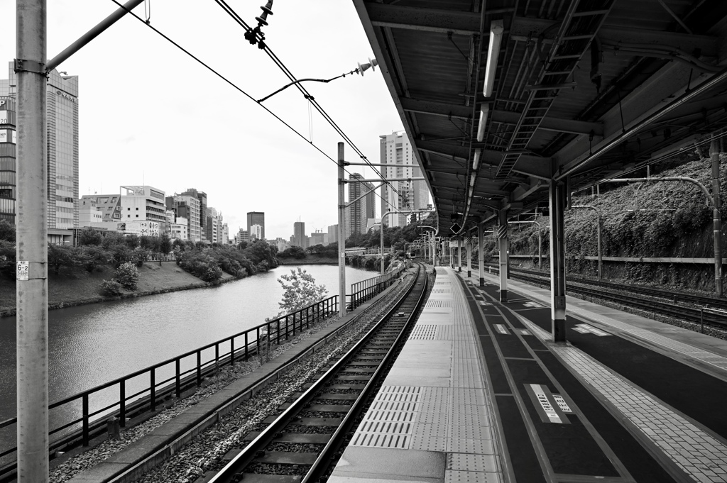 ホームに