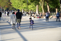 踏み出す