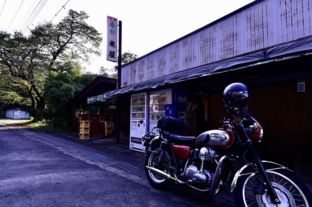 僕とバイクと自販機と