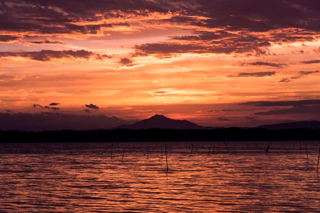 夕暮れの筑波山