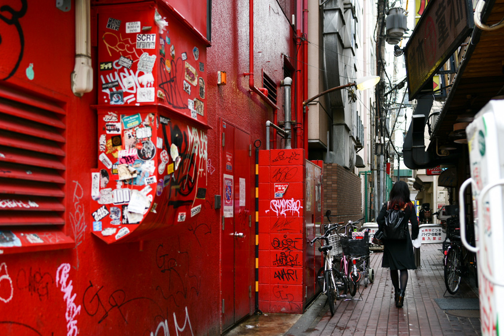赤い路地