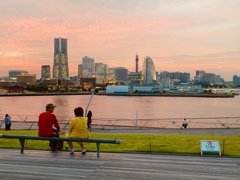 夕暮れのロマンチックな桟橋