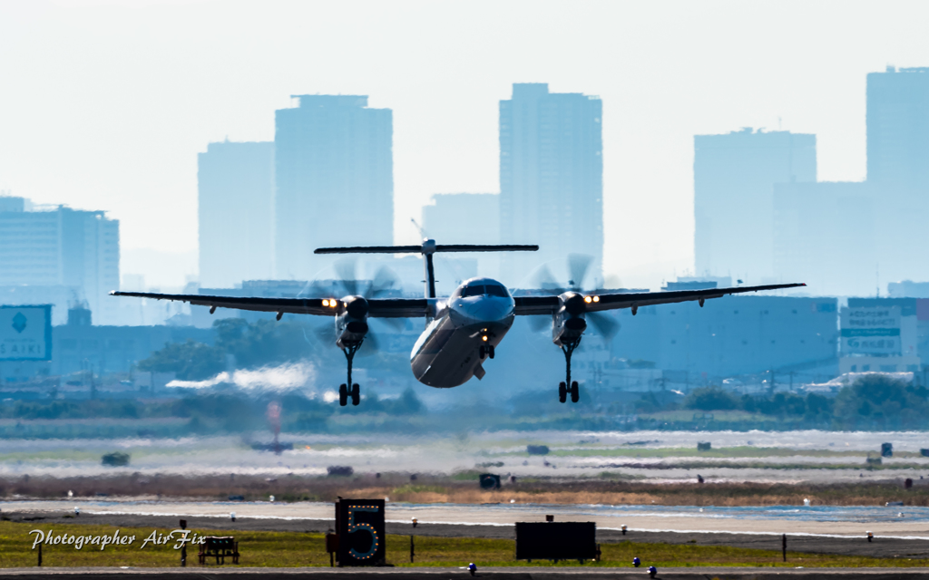 NH/ANA DHC-8 Propeller Vapor