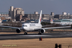 runway 32L line up