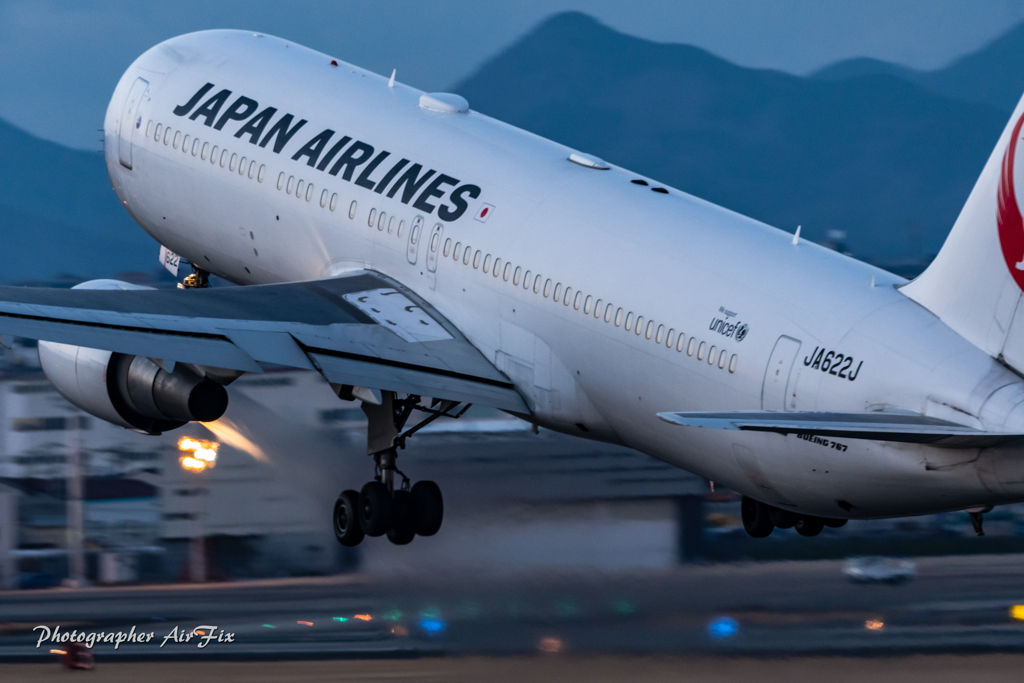 JAL JA622J