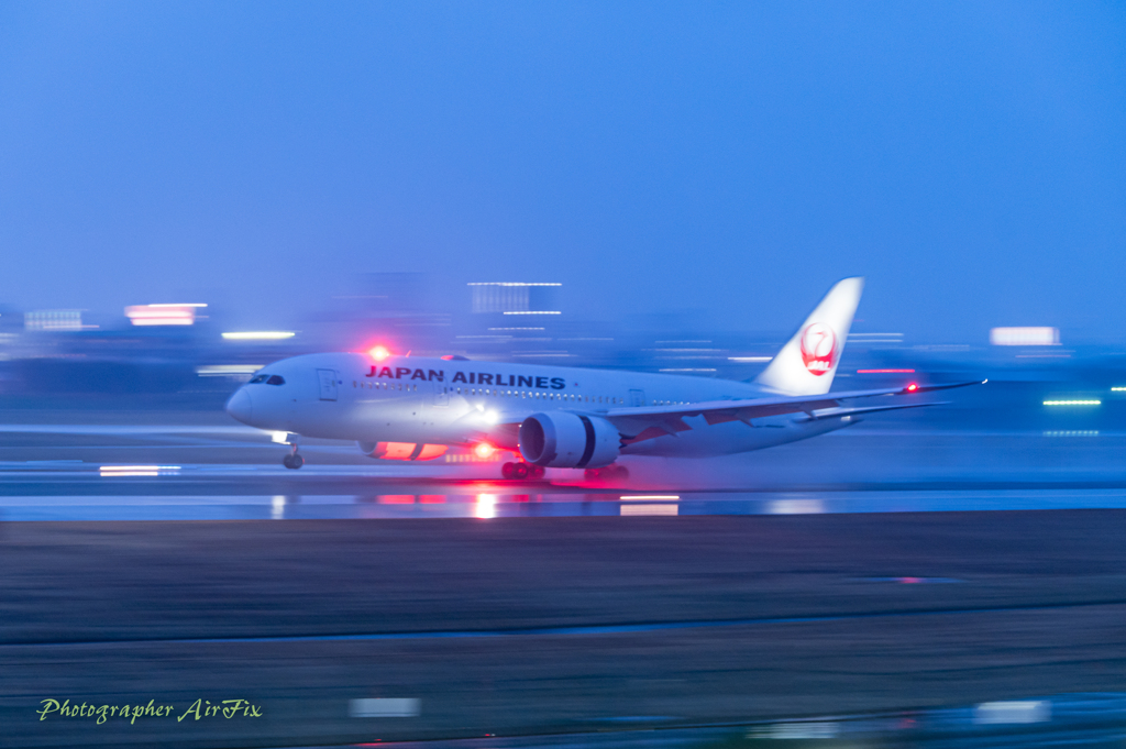 Panning shot in rainy weather 2