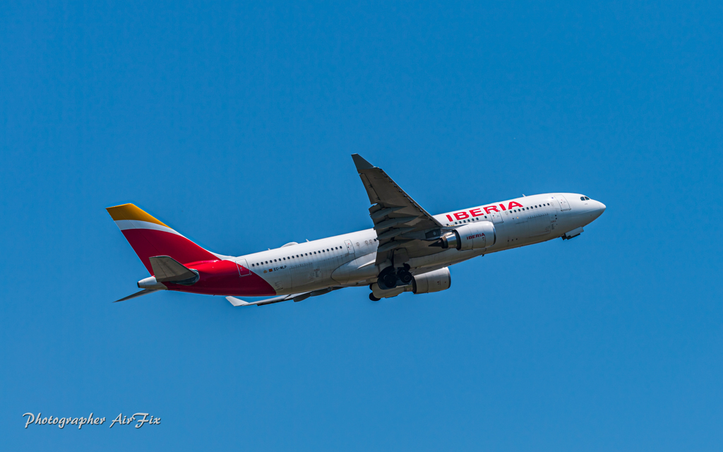 IBERIA A330 in NRT さくらの丘