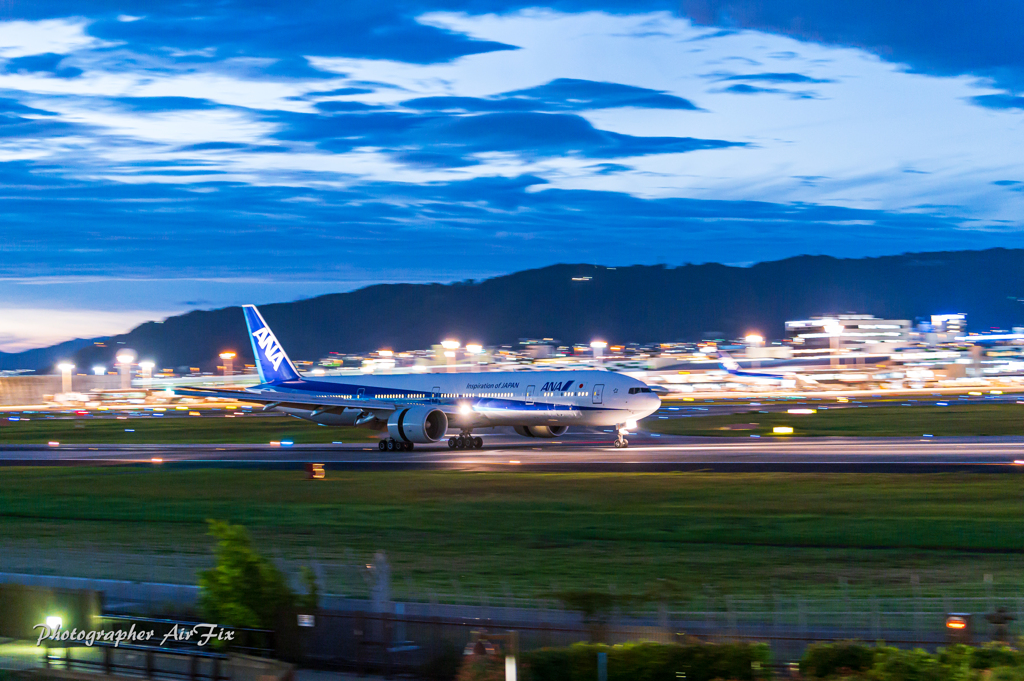 Runway 14R ②