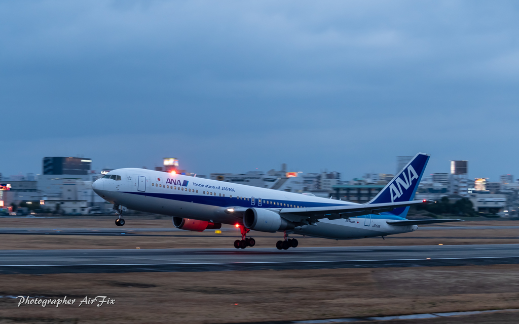 ANA JA611A Take-off