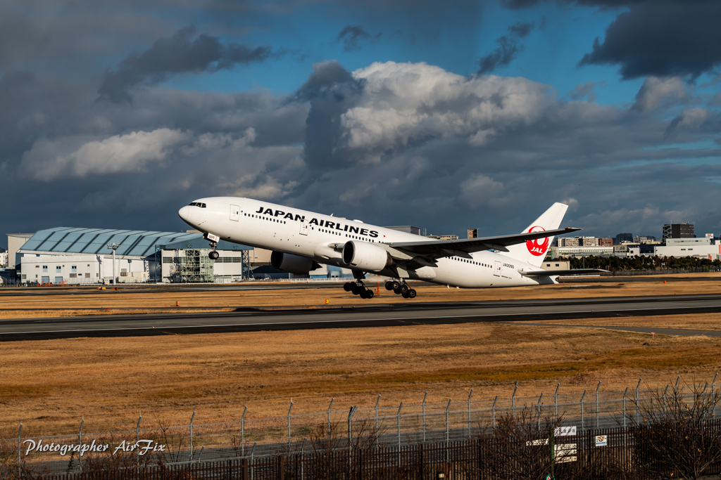 JAL JA009D Takeoff