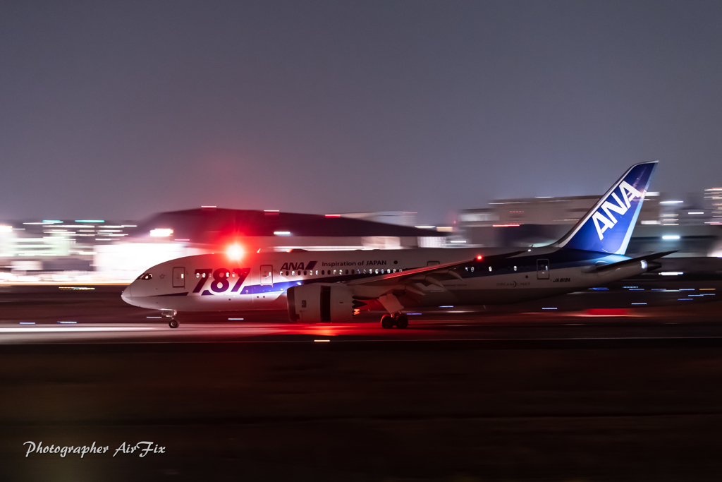 ANA Boeing 787-8 Dreamliner JA818A