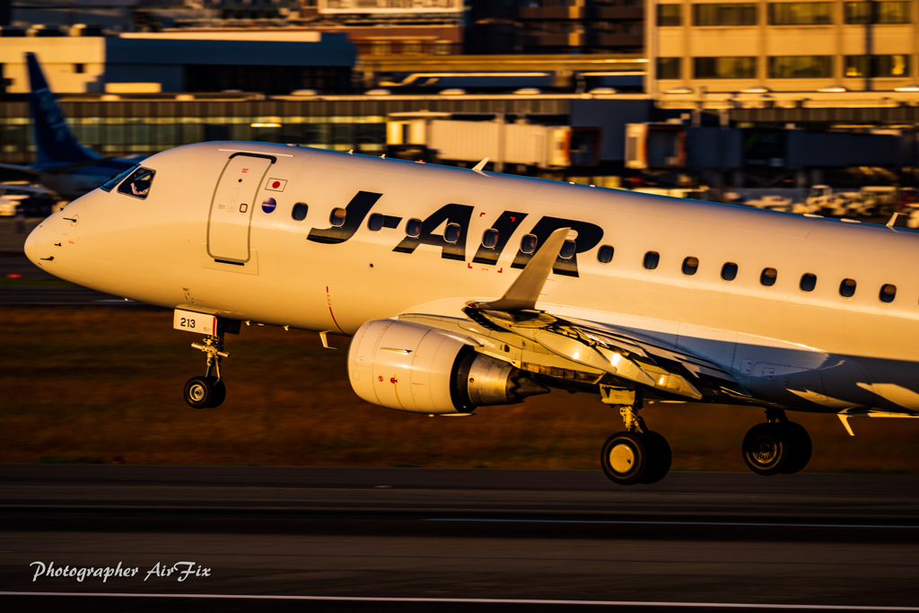 J-AIR Embraer ERJ-170-100 JA213J