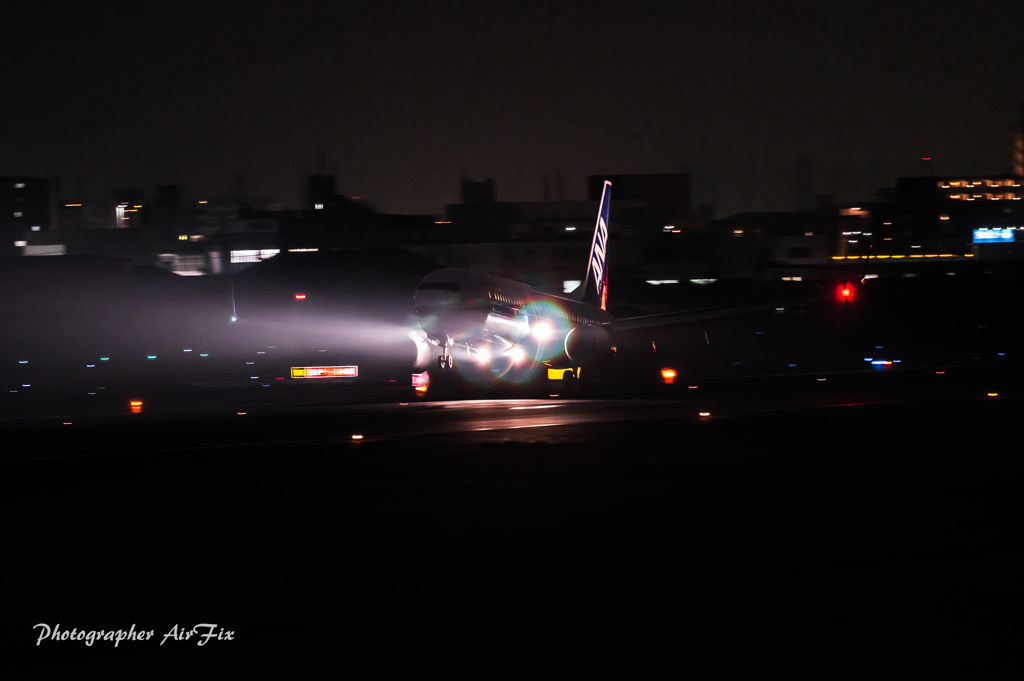 ダーク ANA JA75AN