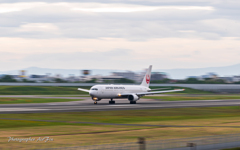 panning shot of a JA622J