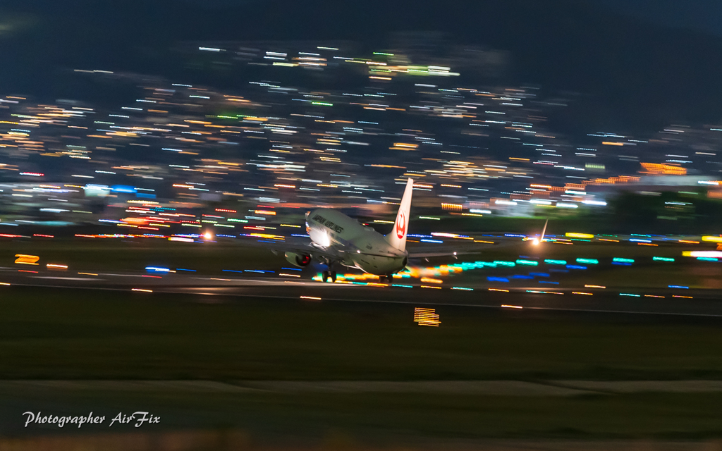 JAL Boeing 737-846 JA323J 離陸練炭