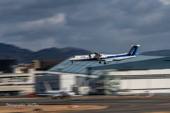 ANA WINGS Bombardier DHC-8-402Q JA851A