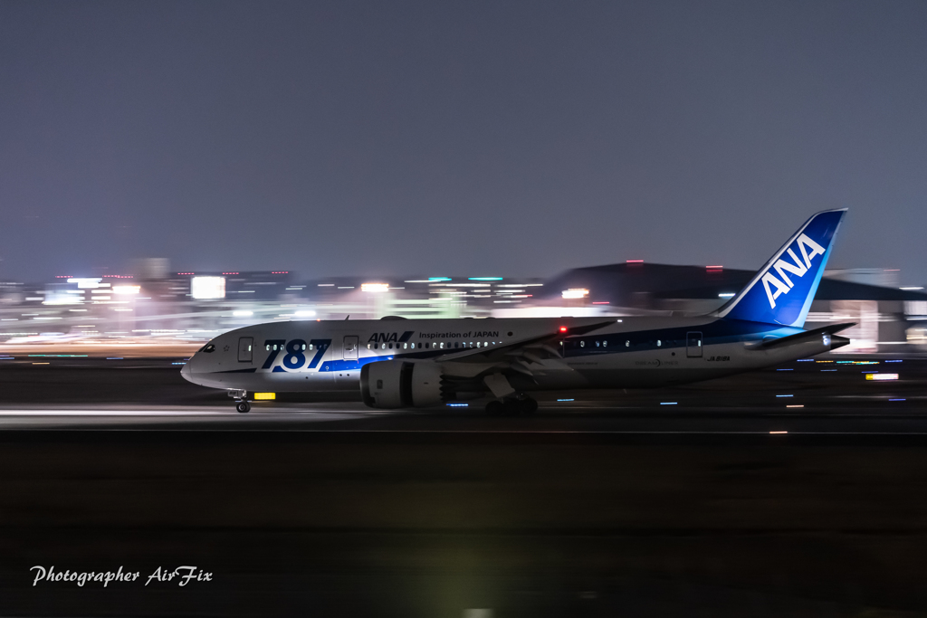 ANA Boeing 787-8 Dreamliner JA818A ②