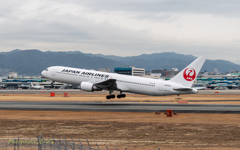 JAL JA622J