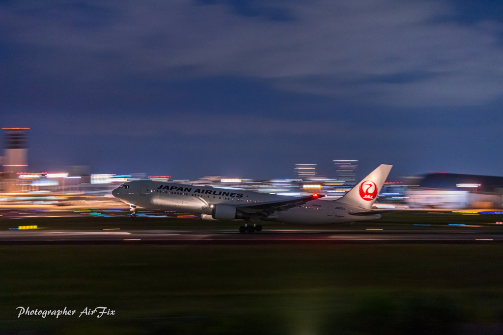 Take-off flow shot JA613J