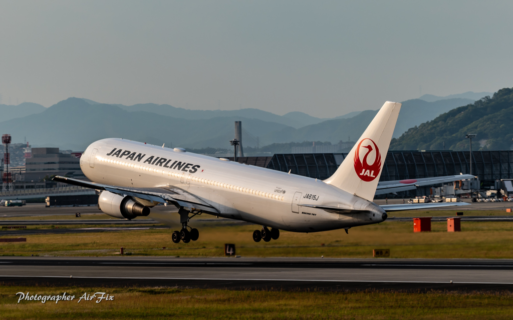 Boeing 767-346-ER Take-off