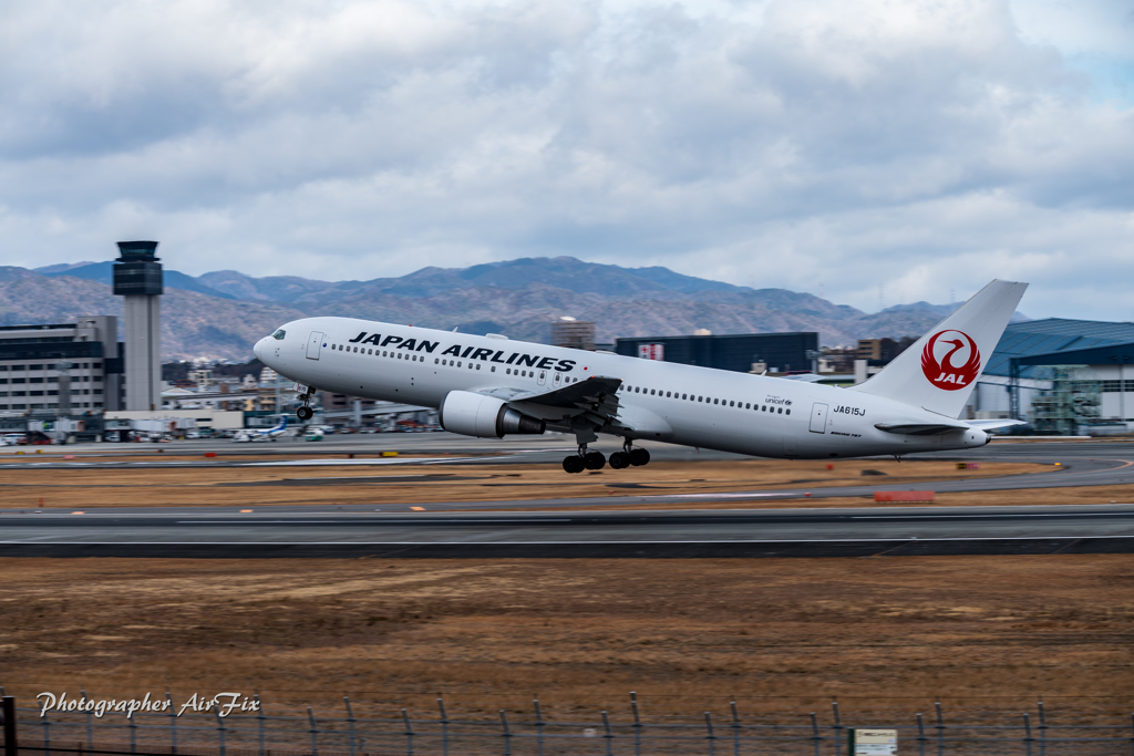 JAL JA615J