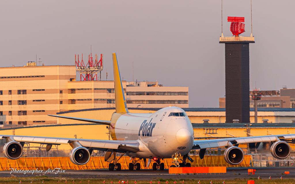 Polar B747  in NRT