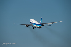 ANA Boeing 777-281 JA702A