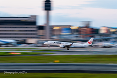 Panning the landing JA251J