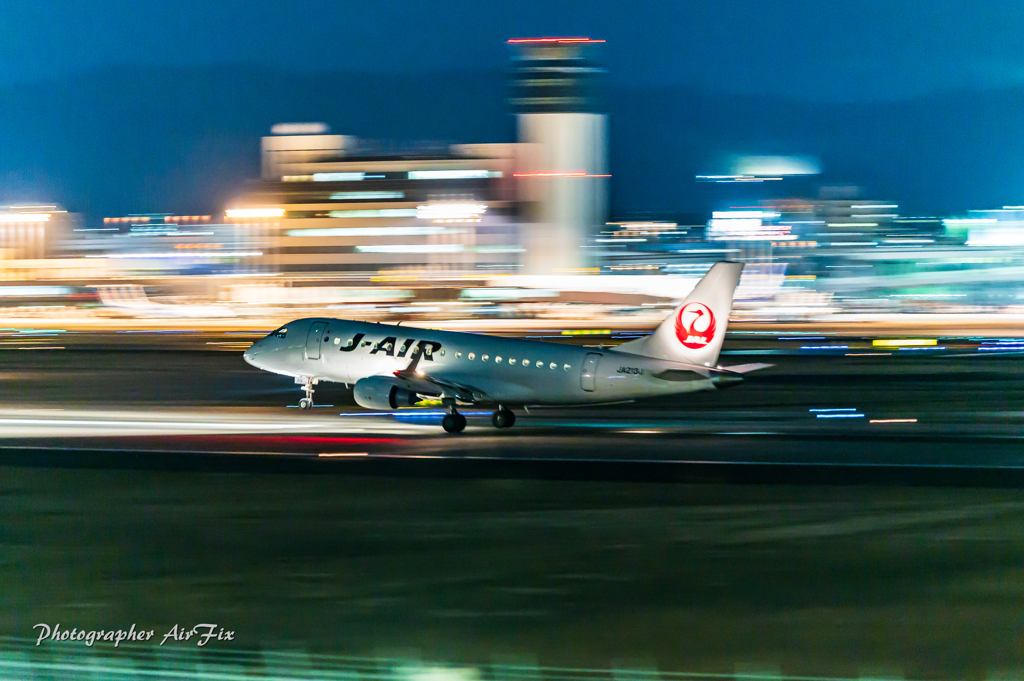 J-AIR JA213J