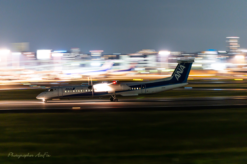 Approach landing ANA WING JA848A