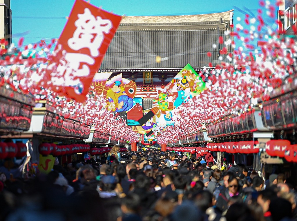 浅草　年末の人混み