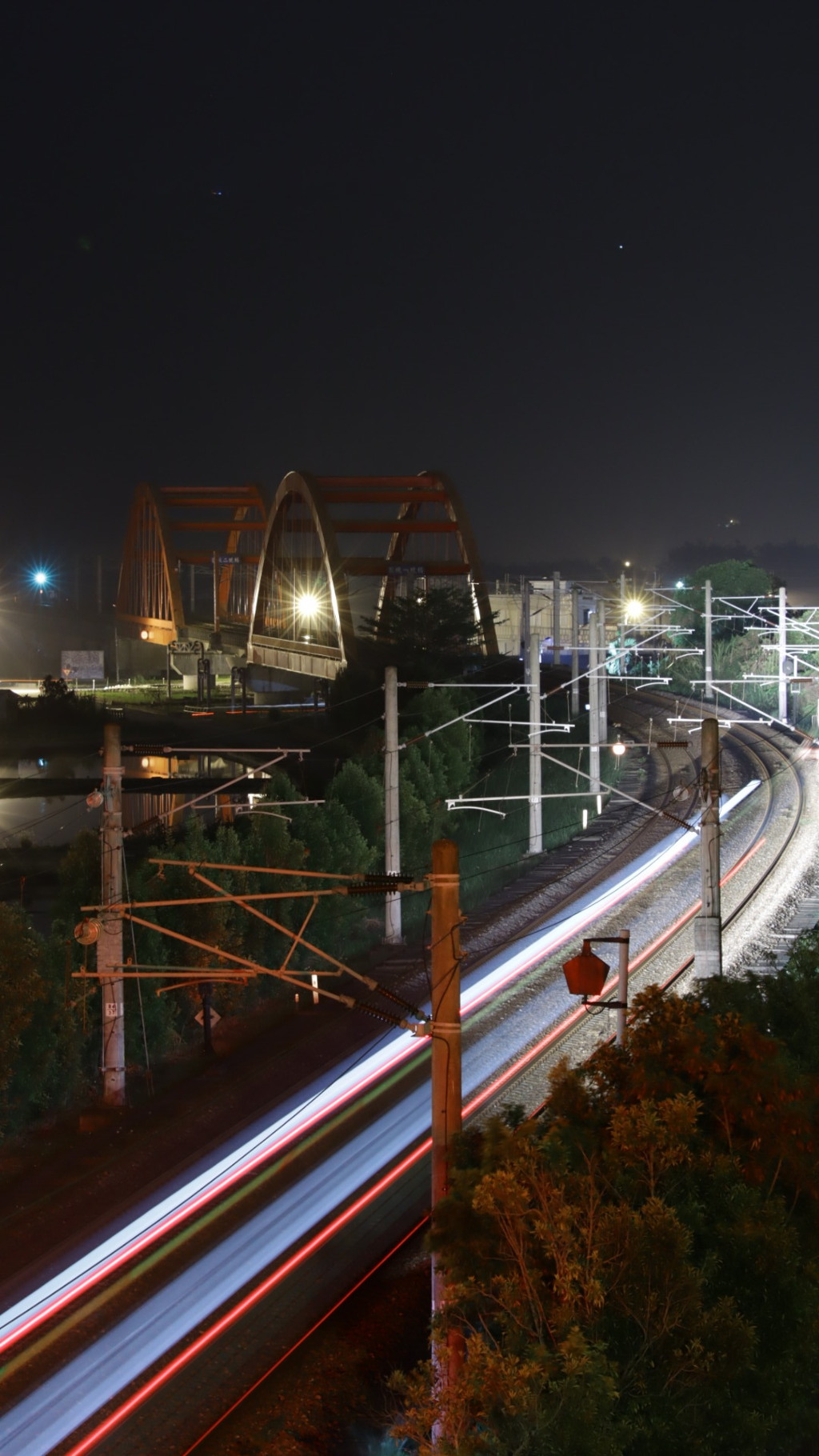 夜の客城鉄橋