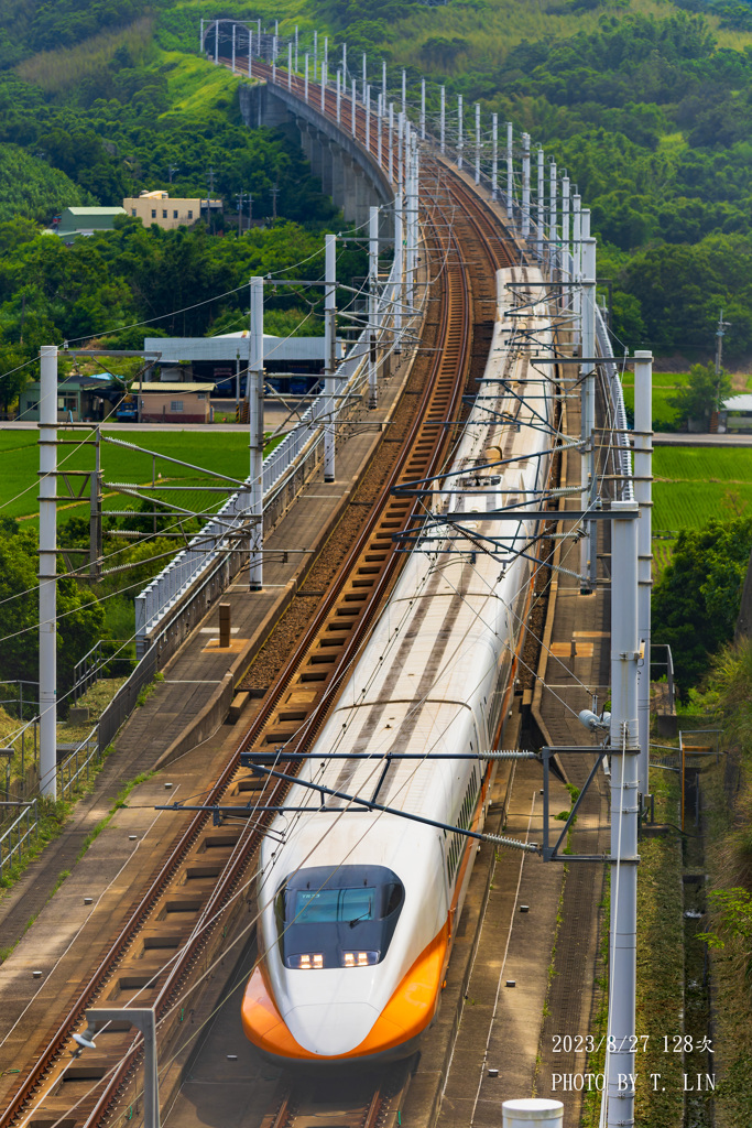 先代のカナヘイコラボ列車、今も元気で走ります。